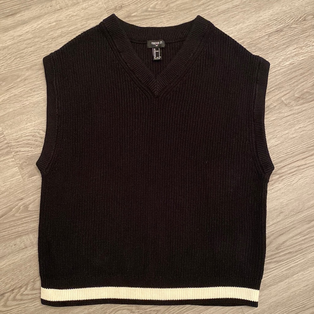 Forever 21 Contrast-Hem Sweater Vest Size S - Picture 2 of 9